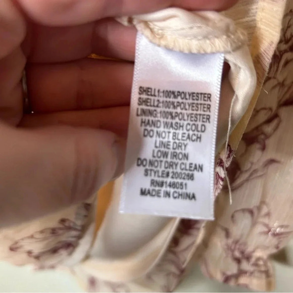 Monteau Semi Sheer Floral Shimmer Blouse Size Small - Picture 3 of 6